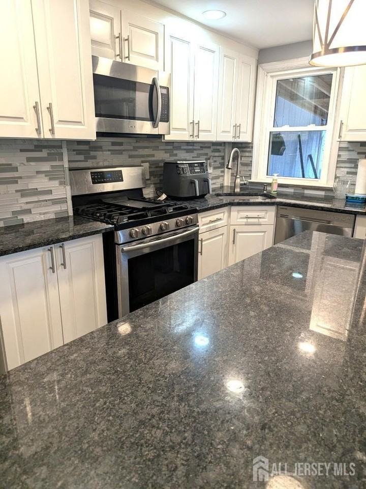 651 Crescent Dr - Photo 5 of 18