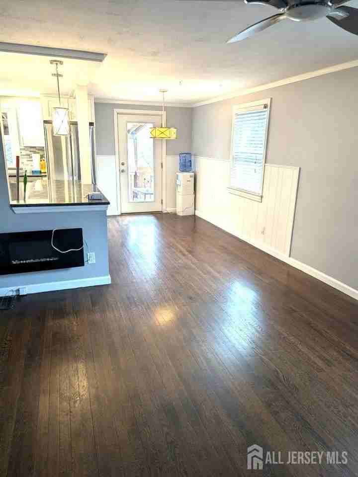 651 Crescent Dr - Photo 6 of 18