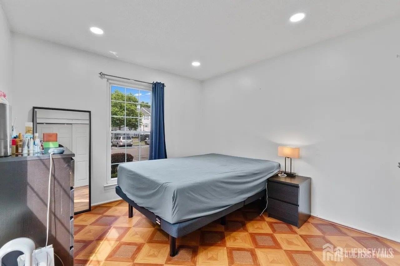 251 Kempsey Dr - Photo 7 of 23