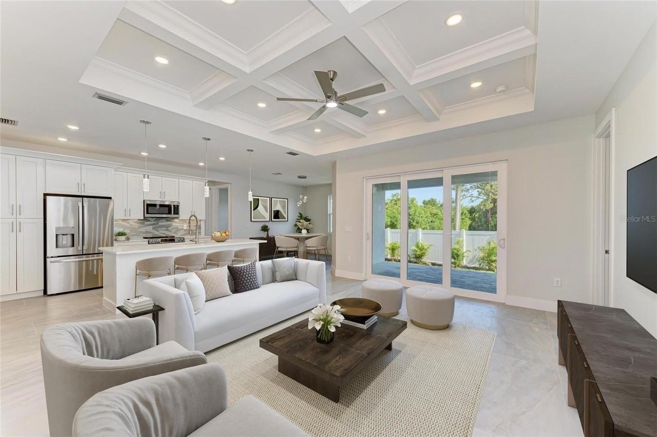 380 Holly Rd - Photo 7 of 42