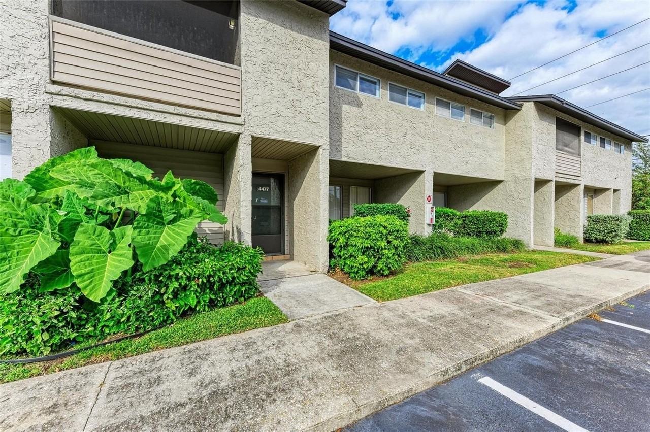 4477 Sandner Dr - Photo 4 of 43