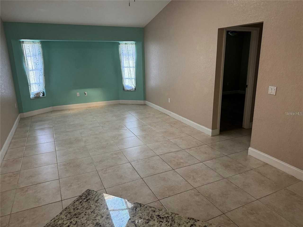 23289 Nancy Ave - Photo 4 of 16