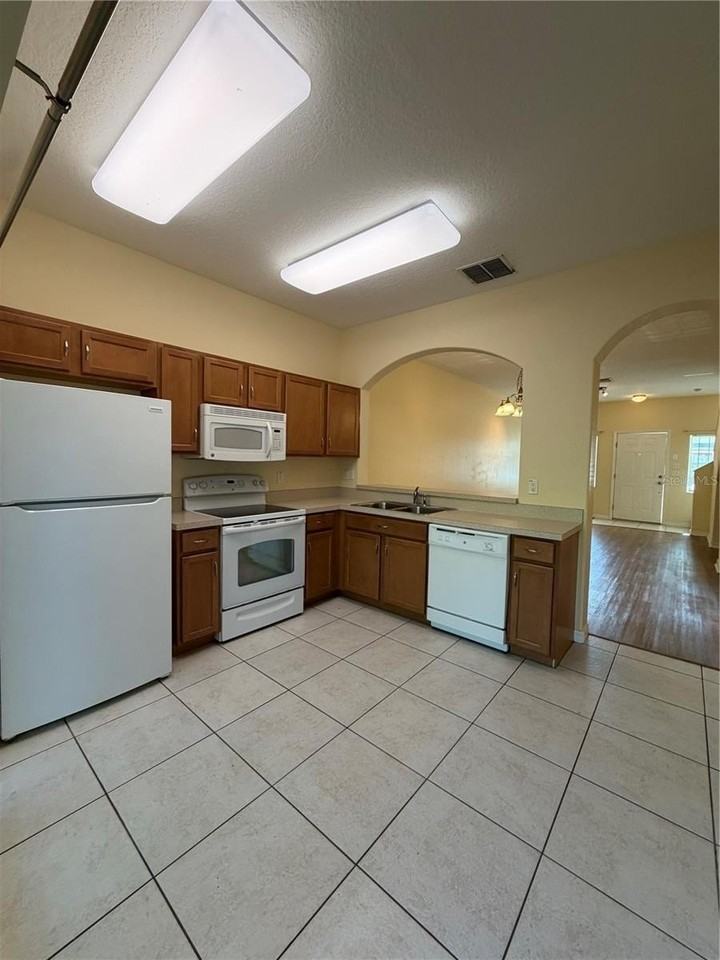 4154 Winding Vine Dr - Photo 4 of 11