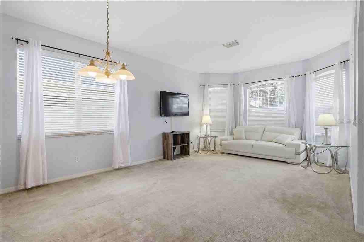 227 Bonville Dr - Photo 5 of 32