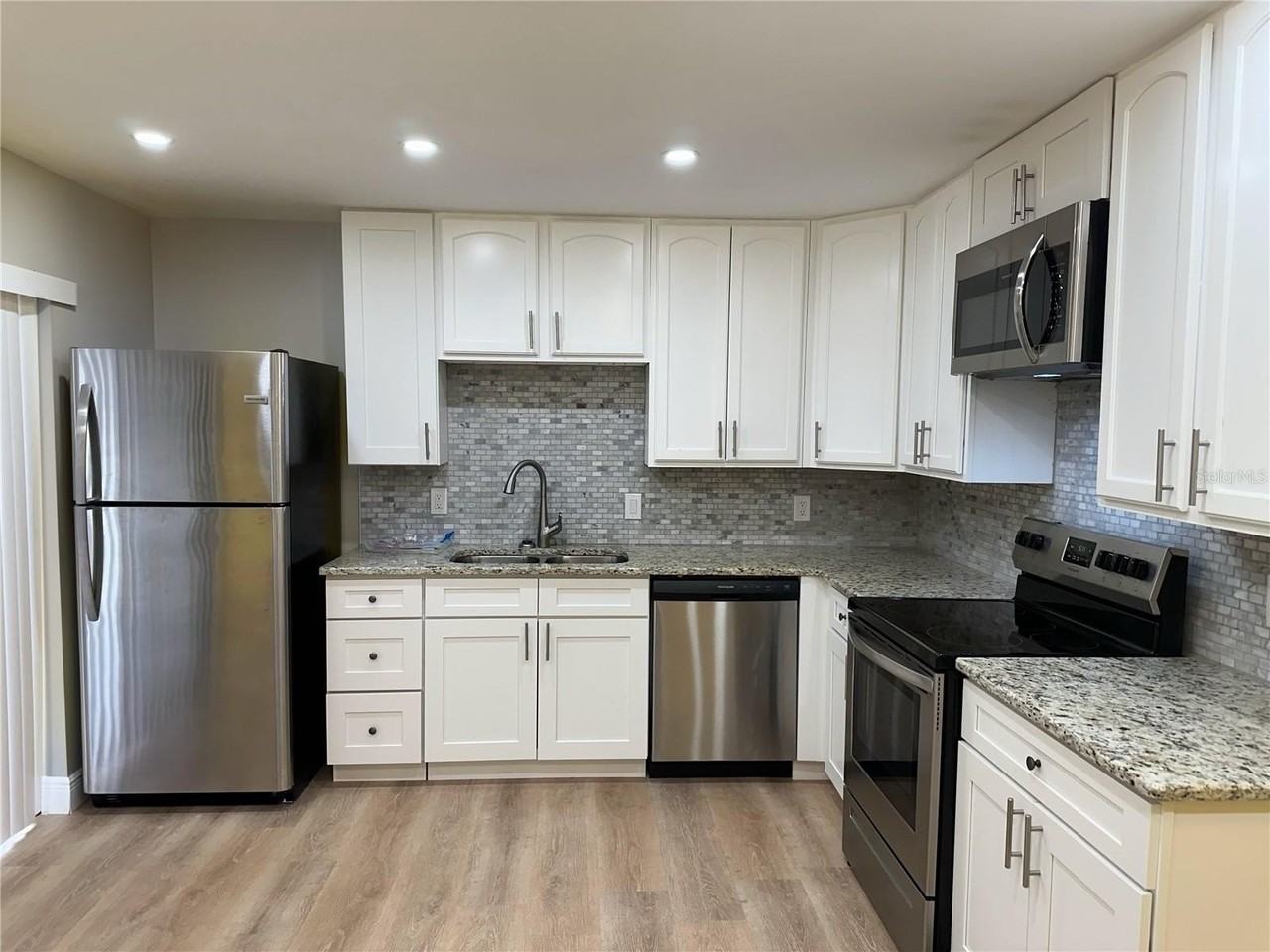 4093 Shannon Brown Dr - Photo 5 of 14