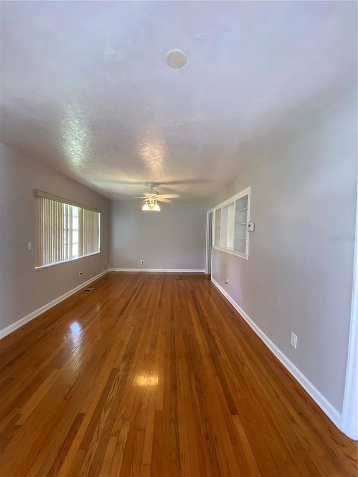 1044 N Bumby Ave - Photo 3 of 37