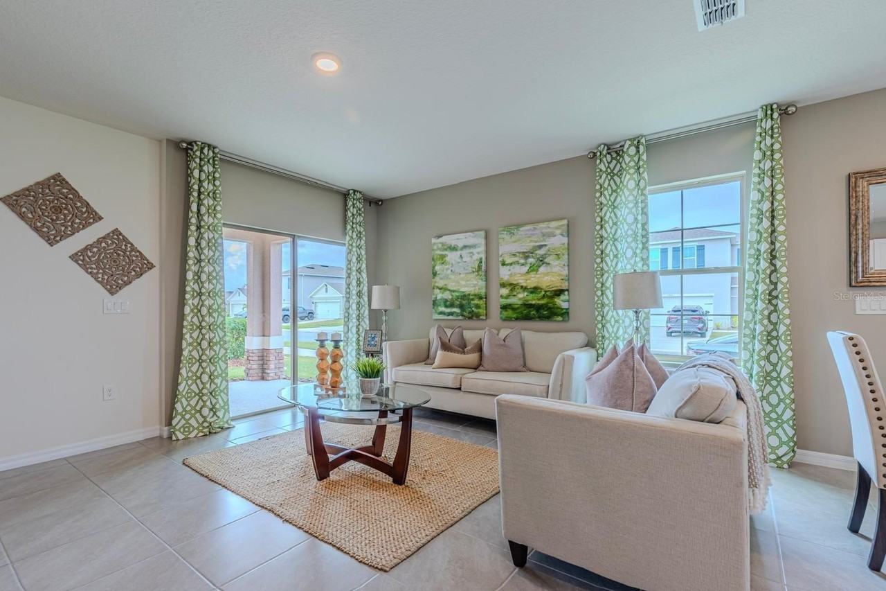 1551 Dawnview Way - Photo 6 of 18