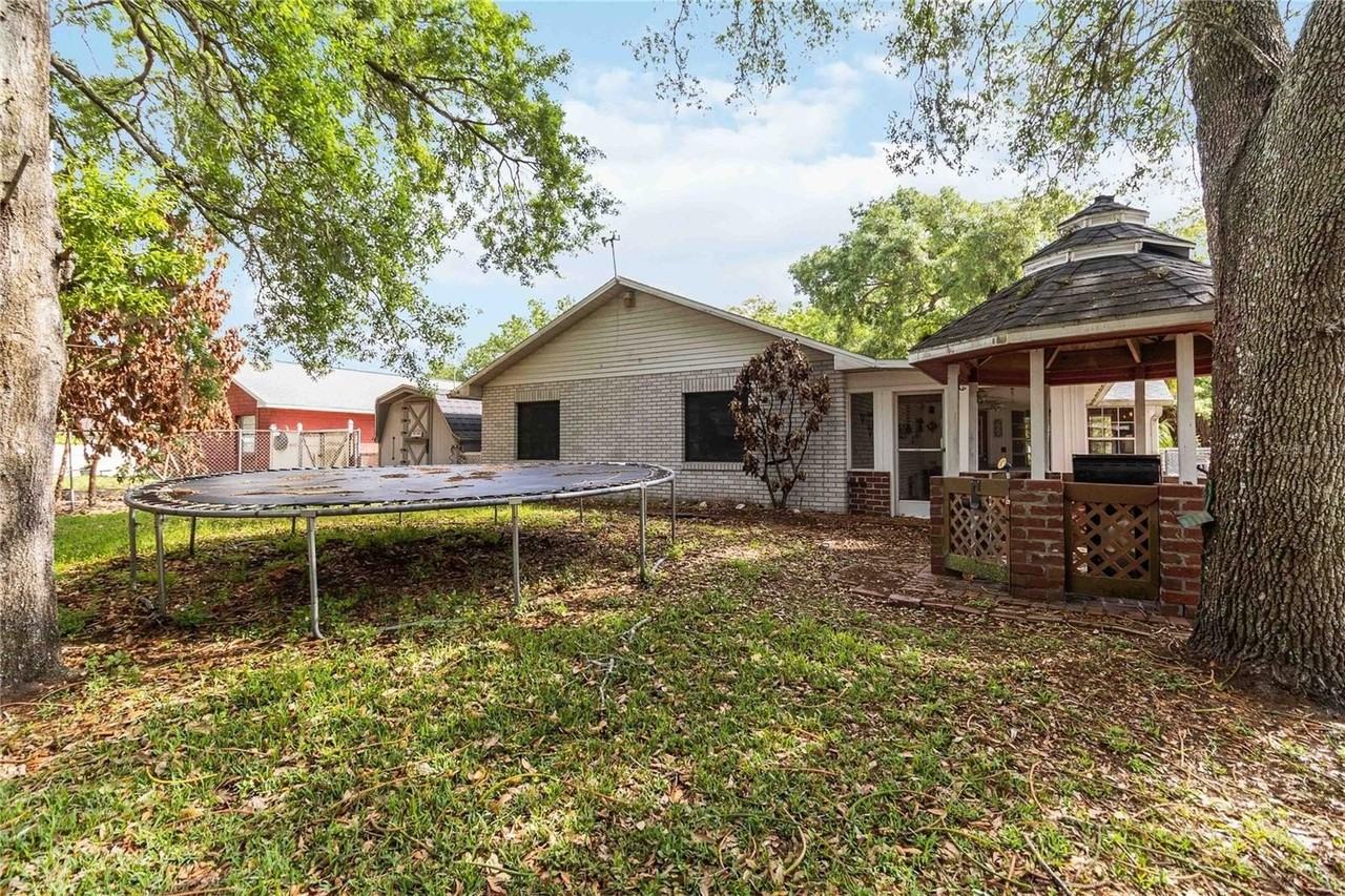 9410 7th Ave - Photo 5 of 36