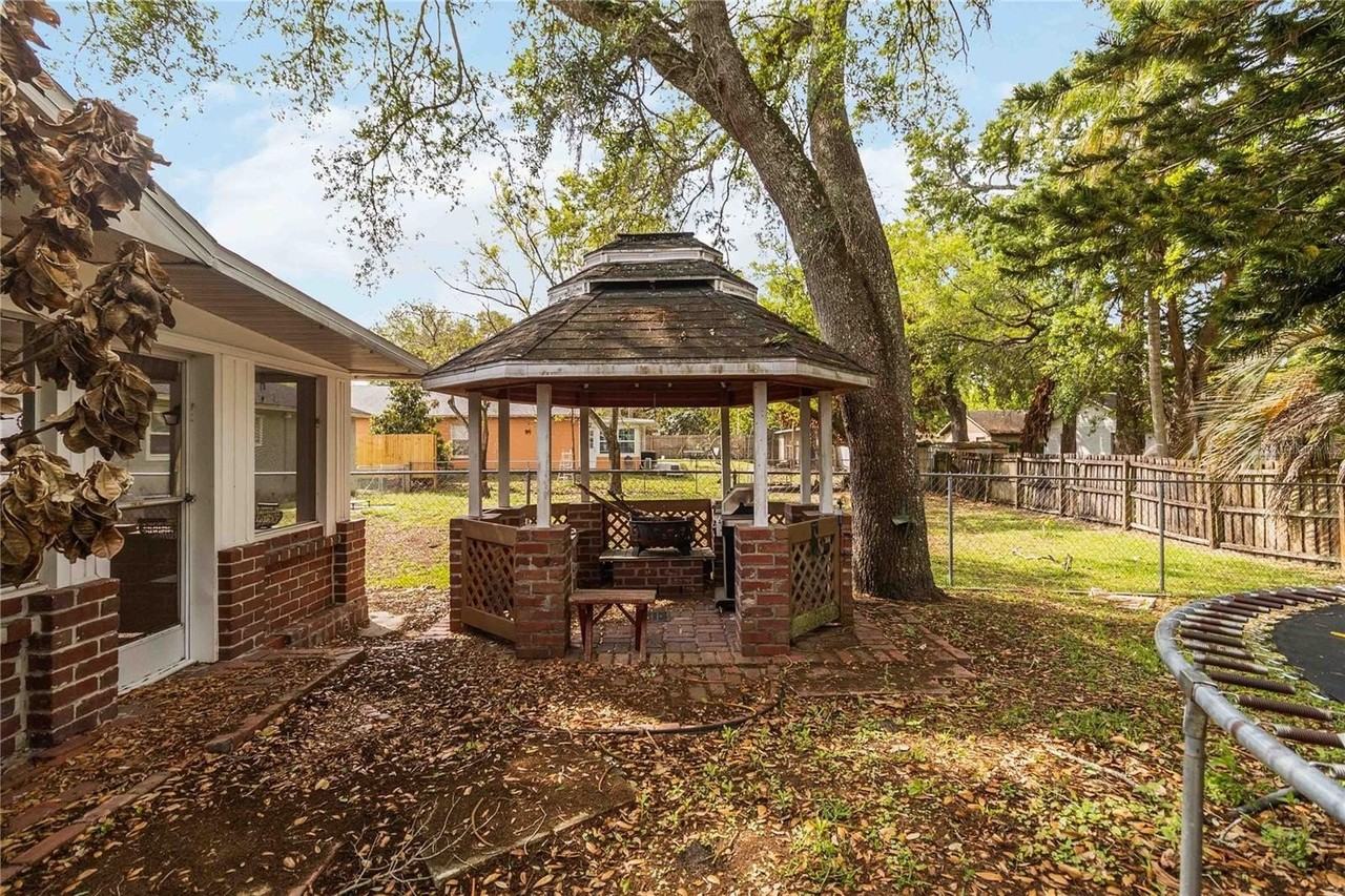 9410 7th Ave - Photo 6 of 36