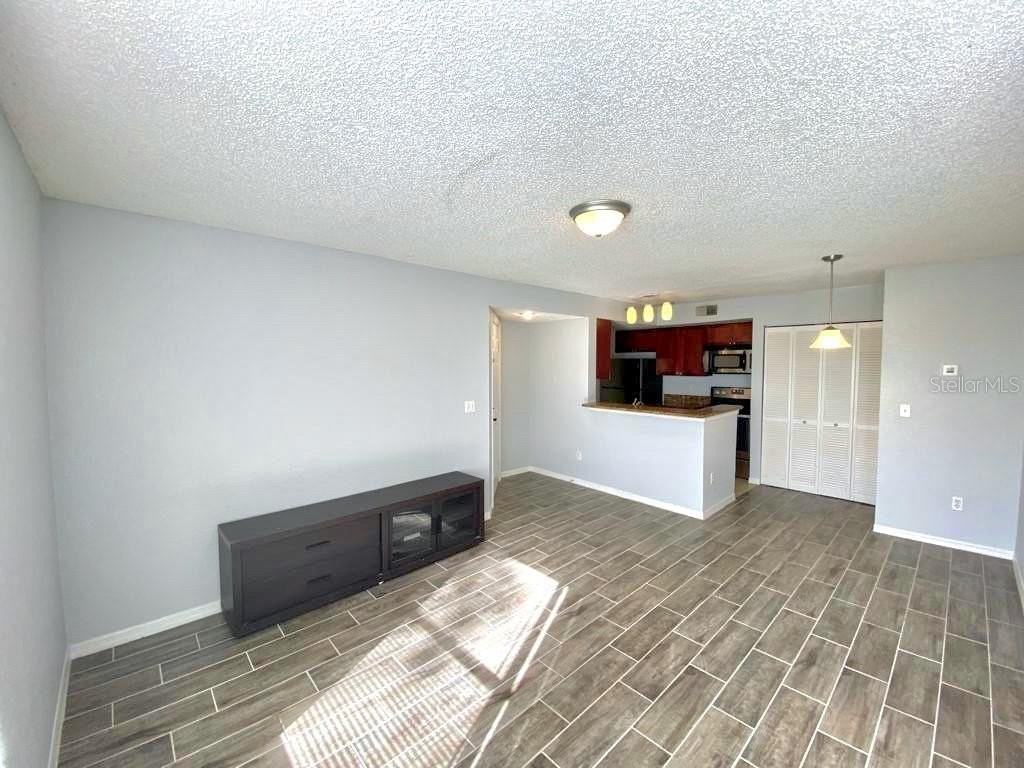 5152 Conroy Rd #1324 - Photo 5 of 21