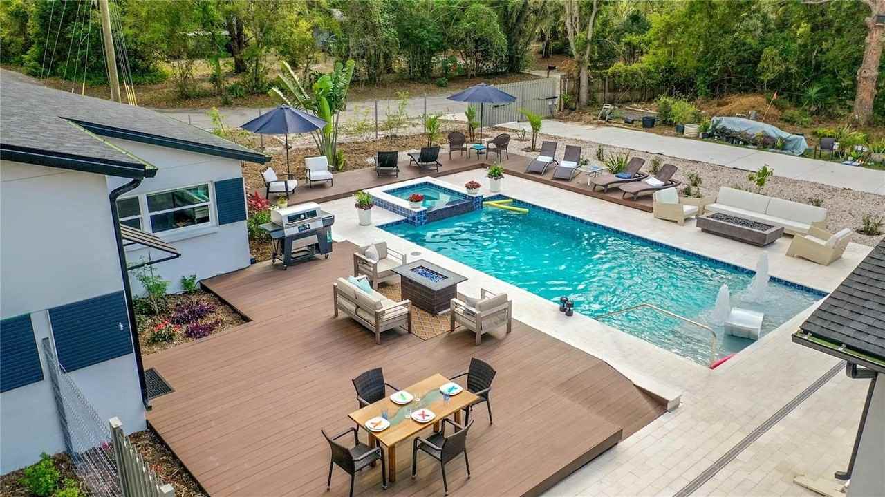 1851 Royal Oak Pl E - Photo 4 of 50