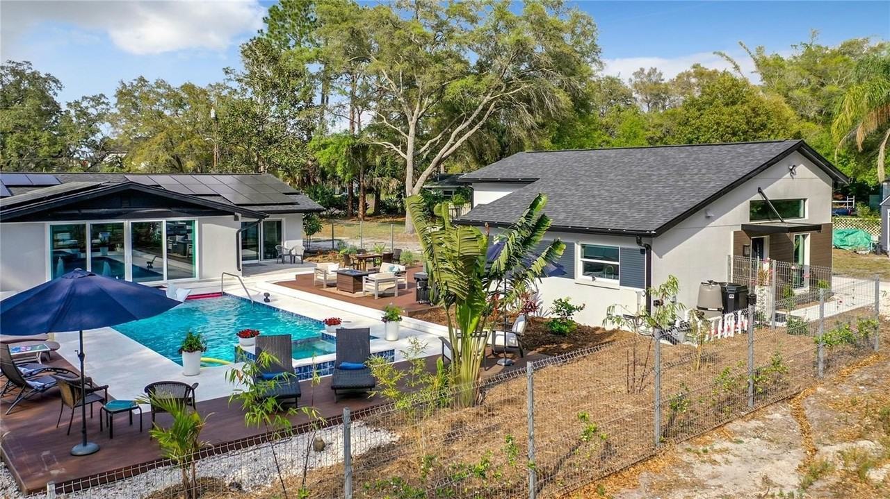 1851 Royal Oak Pl E - Photo 6 of 50