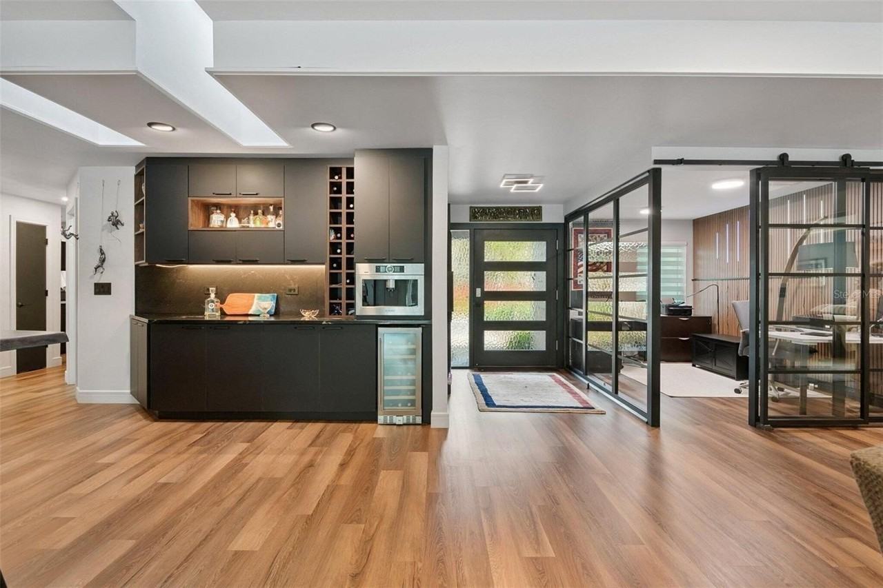 1851 Royal Oak Pl E - Photo 7 of 50