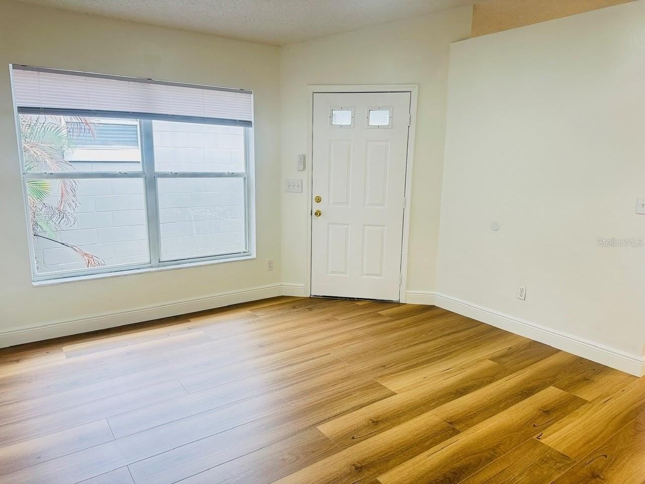 11118 Einbender Rd - Photo 2 of 44