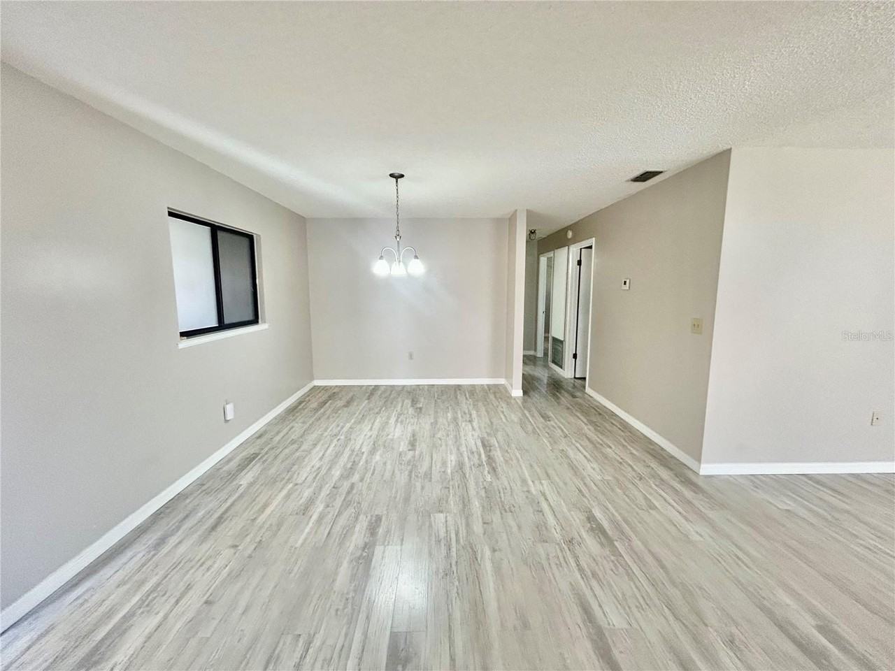 10400 Sw 98th Ave - Photo 7 of 27