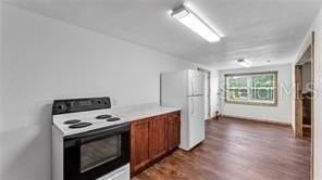 809 W Canal St - Photo 3 of 8