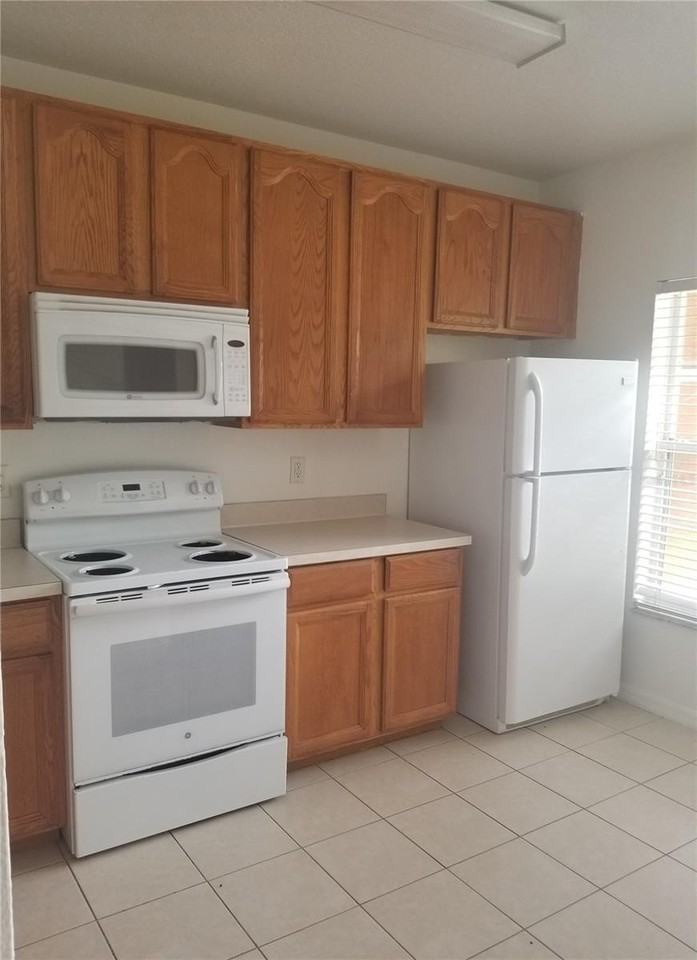 705 Chelsea Dr - Photo 2 of 13