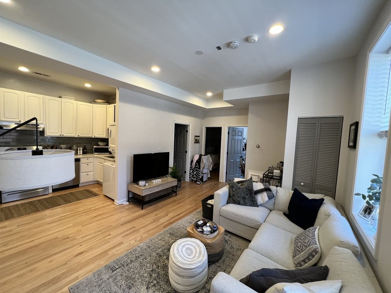 1325 W. Wrightwood Avenue - Photo 2 of 11
