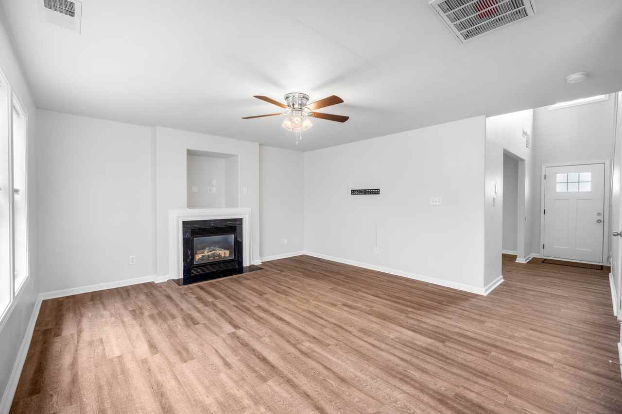 10609 Spring Rain Ct #1 - Photo 3 of 16