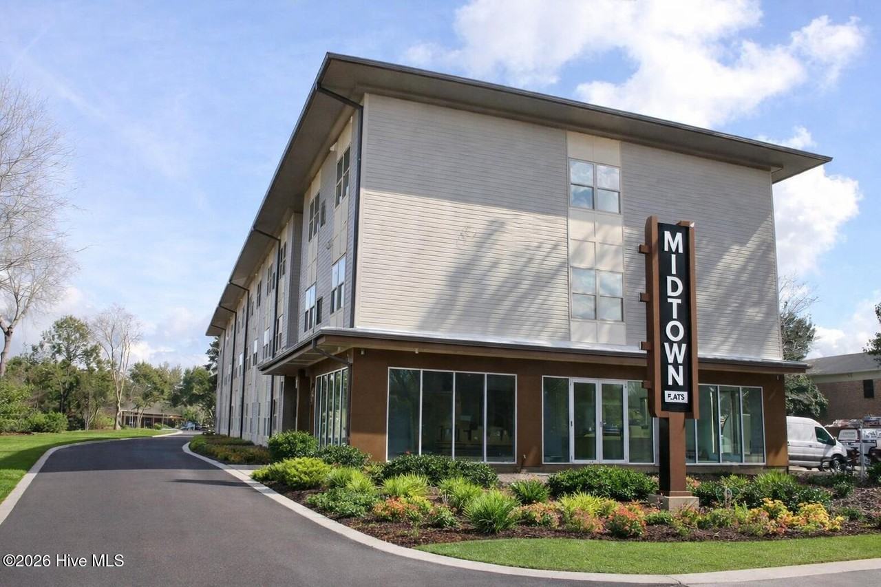 3803 Peachtree Avenue - Photo 2 of 26