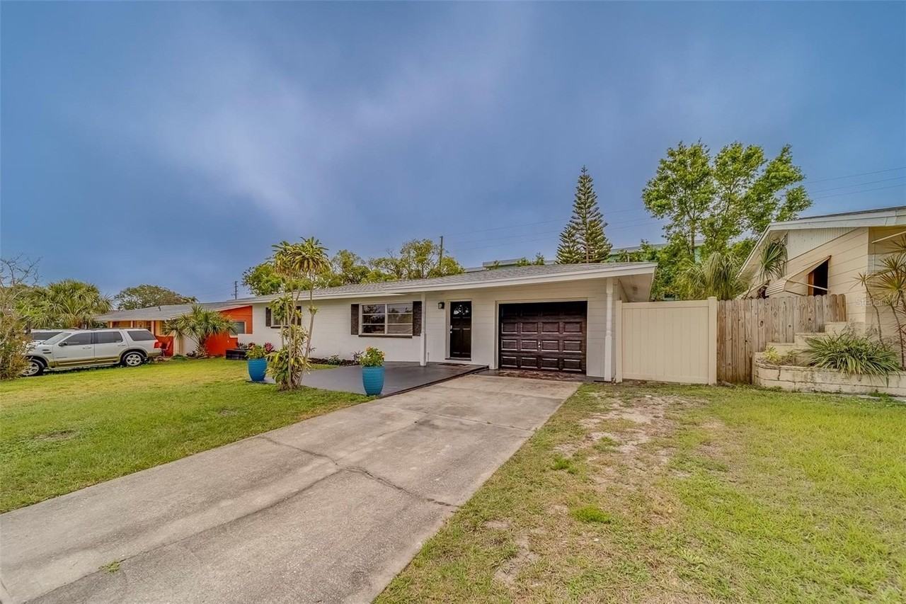 11424 79th Ave - Photo 2 of 50