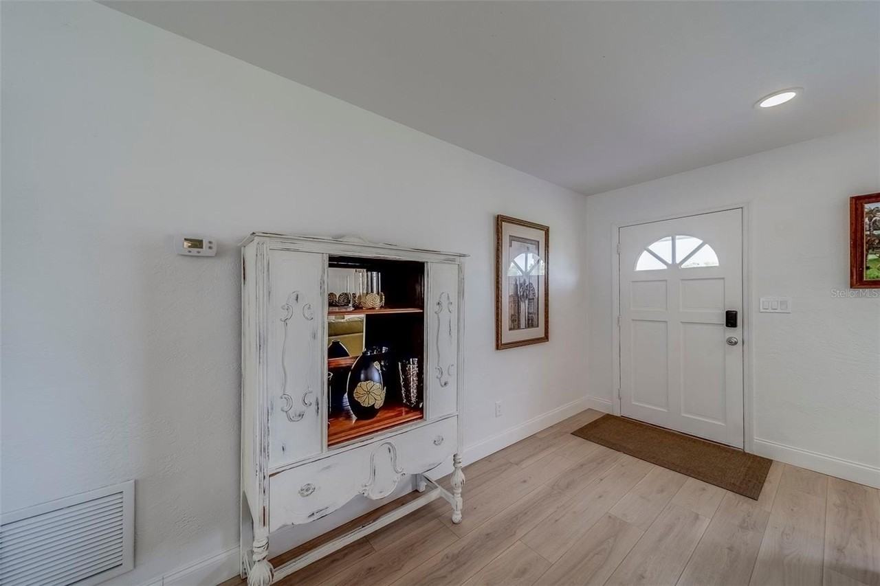 11424 79th Ave - Photo 4 of 50