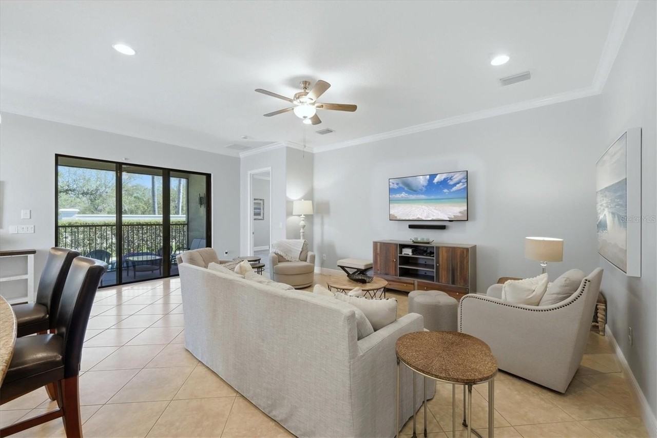 5423 Title Row Dr - Photo 6 of 48