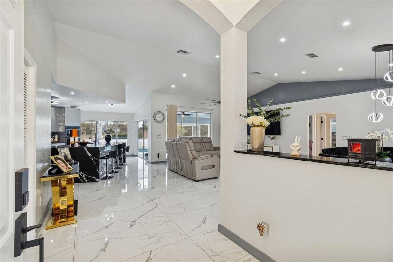 1062 Greenturf Rd - Photo 6 of 50