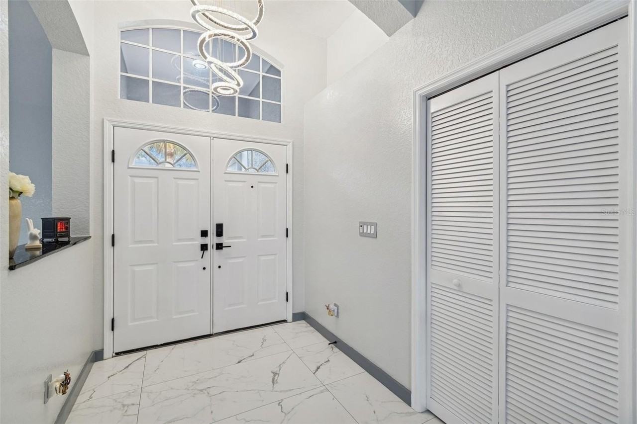 1062 Greenturf Rd - Photo 7 of 50