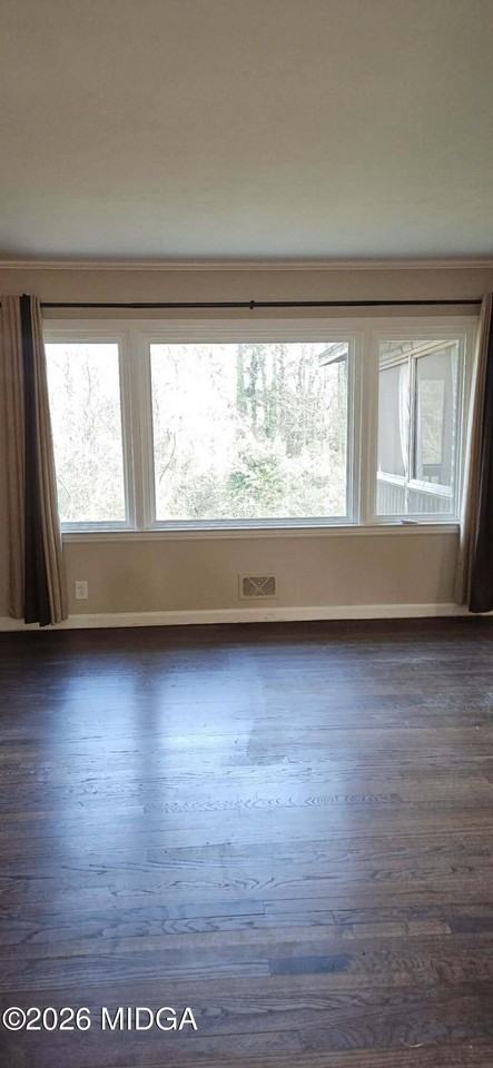 912 Dogwood Cir - Photo 3 of 28