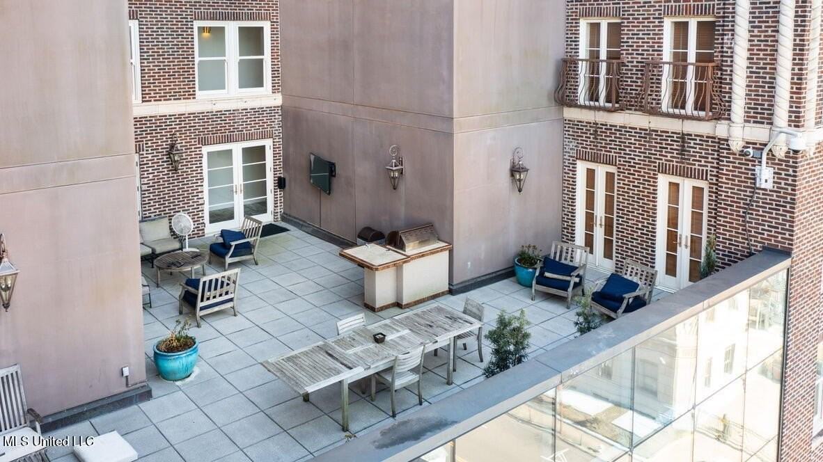 308 E Pearl St Apt 1001 - Photo 3 of 5