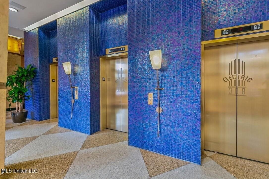 308 E Pearl St Apt 1001 - Photo 4 of 5