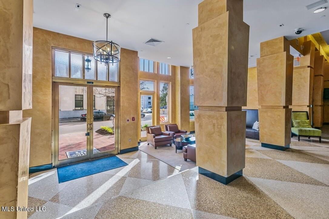 308 E Pearl St Apt 1001 - Photo 5 of 5