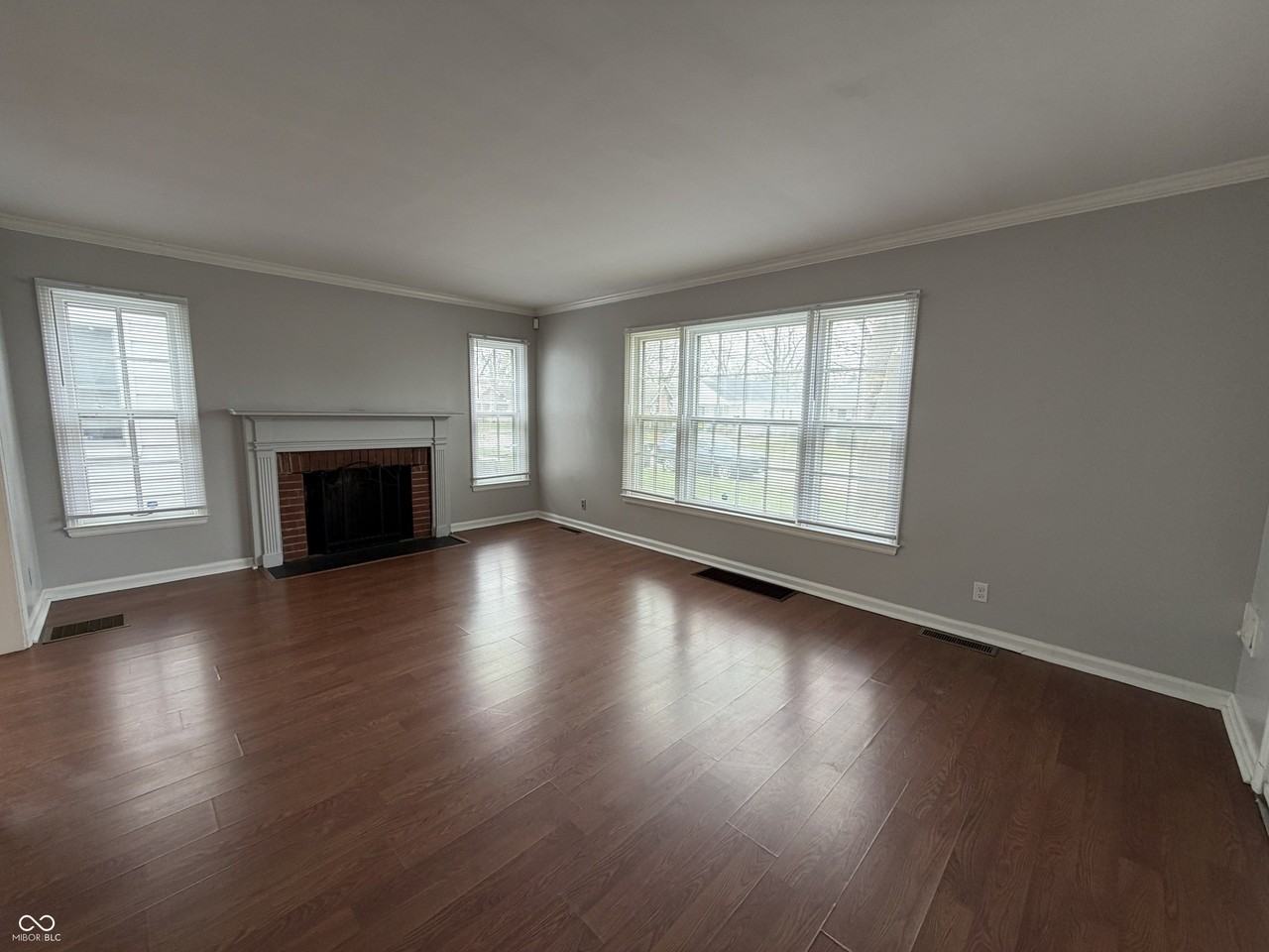 6191 Crittenden Ave - Photo 6 of 28