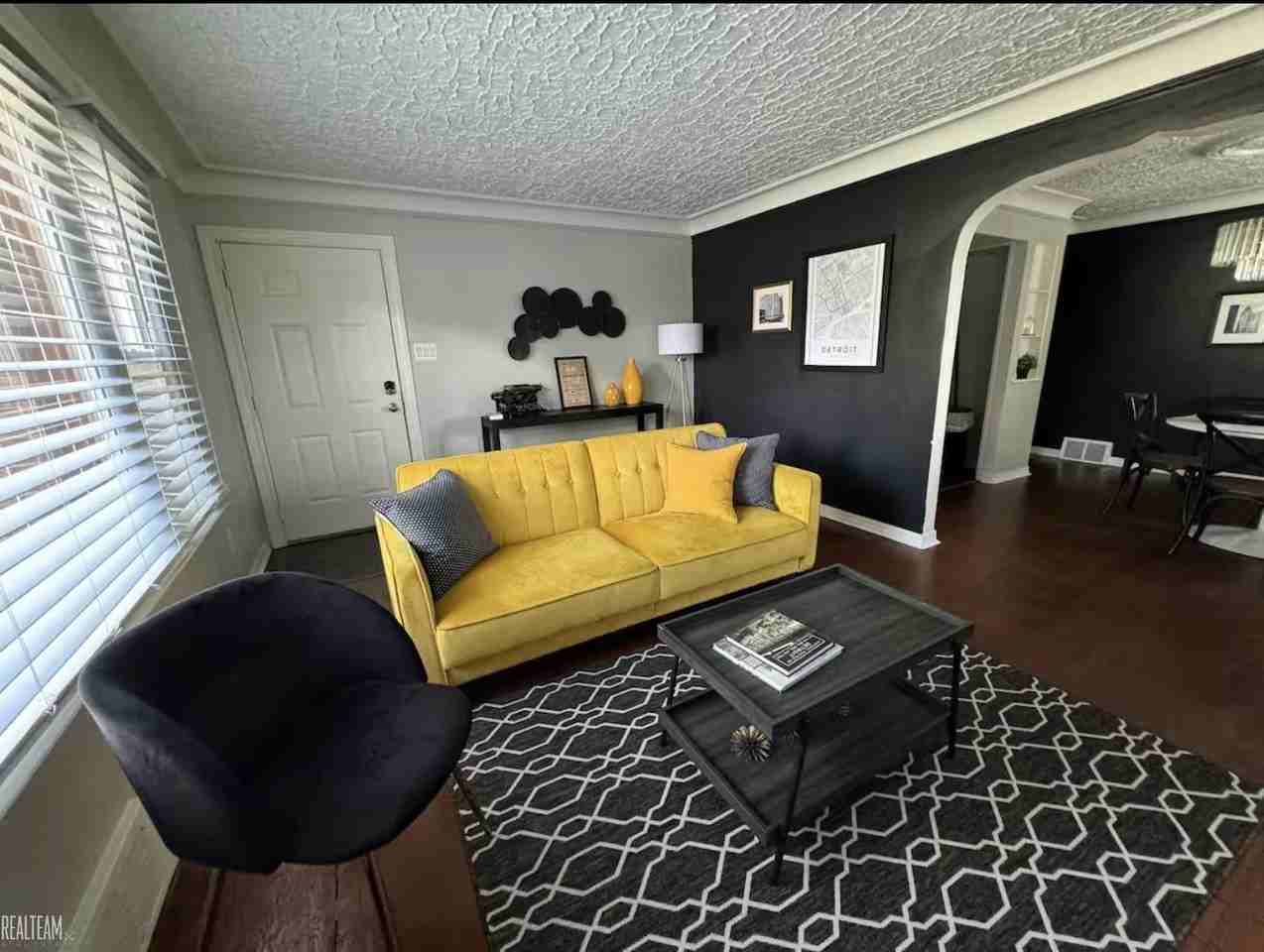 17215 Warrington Dr - Photo 6 of 18