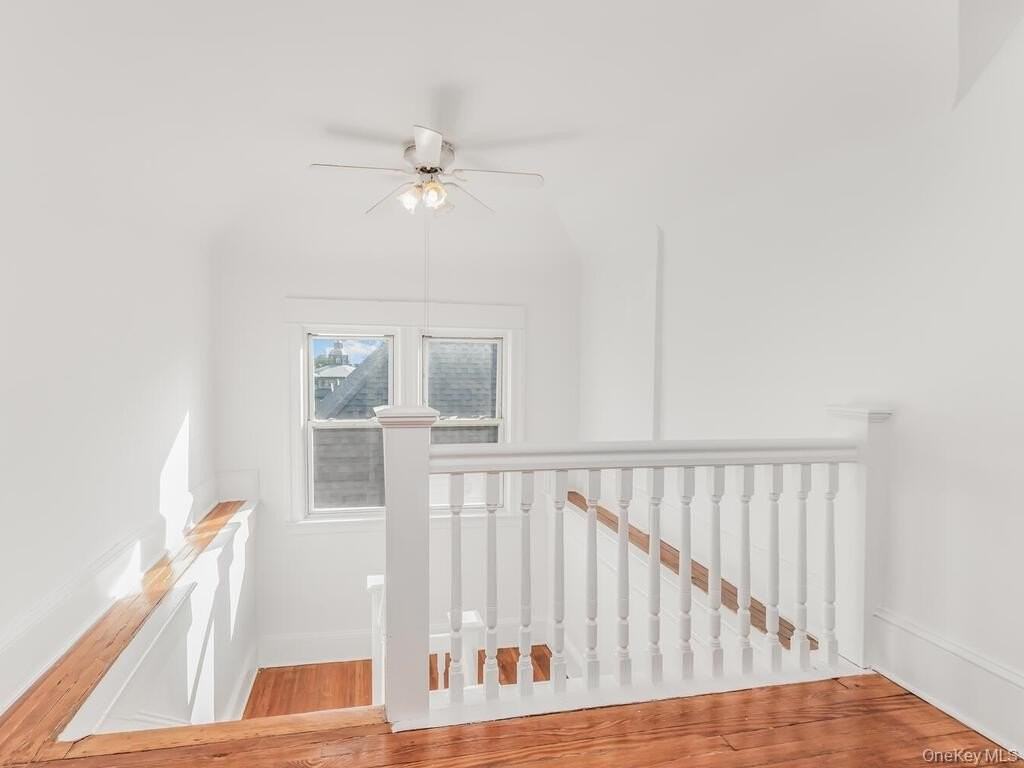 552 N Broadway - Photo 3 of 13