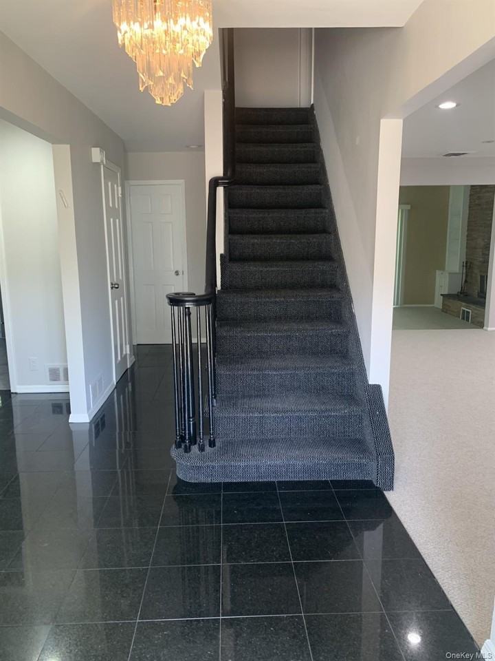 220 Jackson Pl - Photo 2 of 20