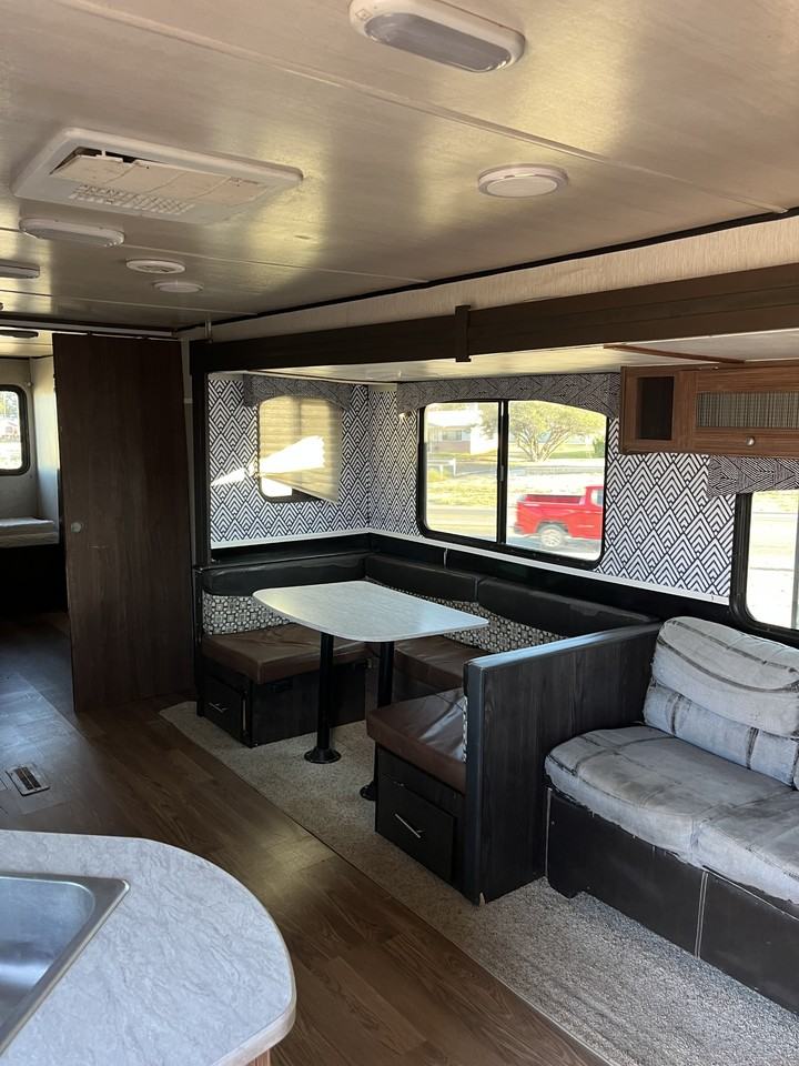 Horseshoe RV 9410 TX - Photo 3 of 10