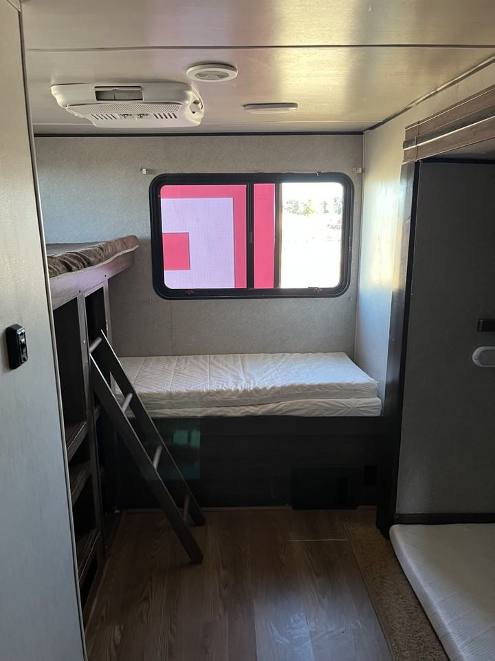 Horseshoe RV 9410 TX - Photo 6 of 10