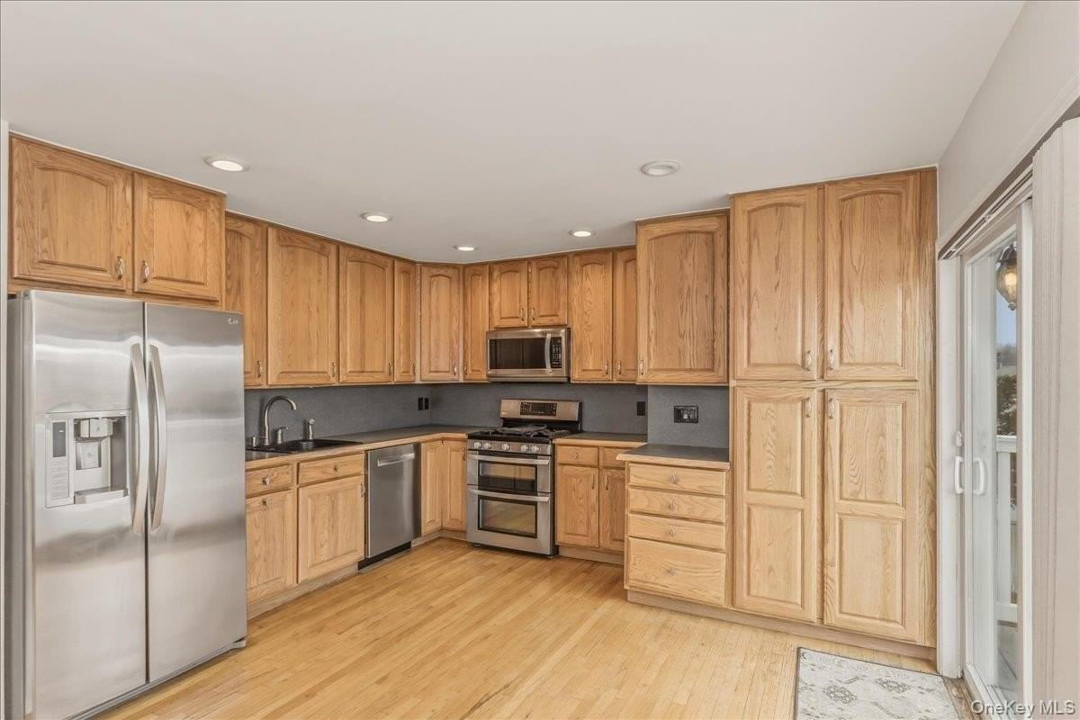 14947 Centreville St Unit 2 - Photo 7 of 15