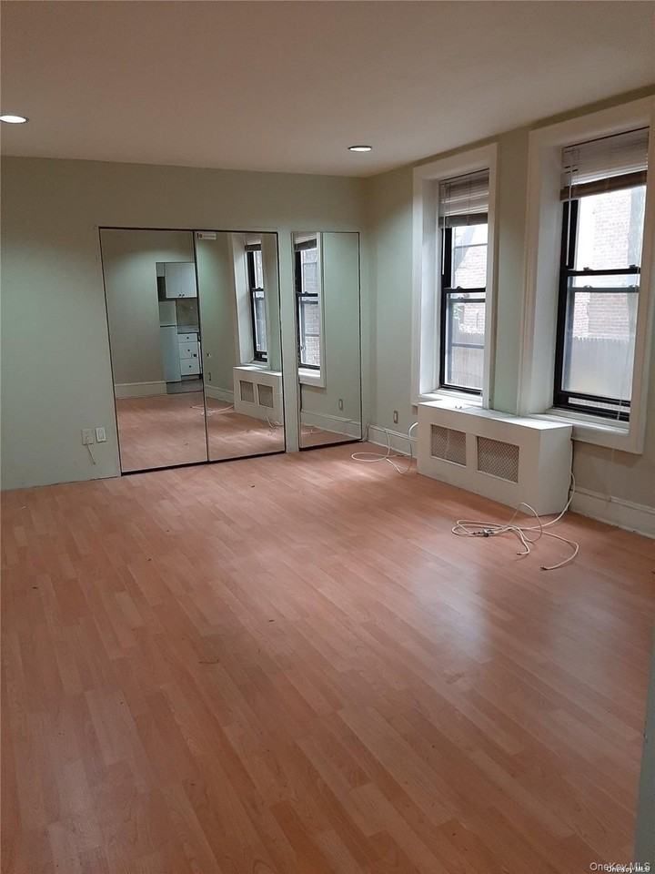 1 Hillside Ave Apt 1a - Photo 7 of 30