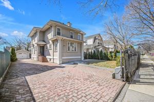 featured image of 8516 Abingdon Rd