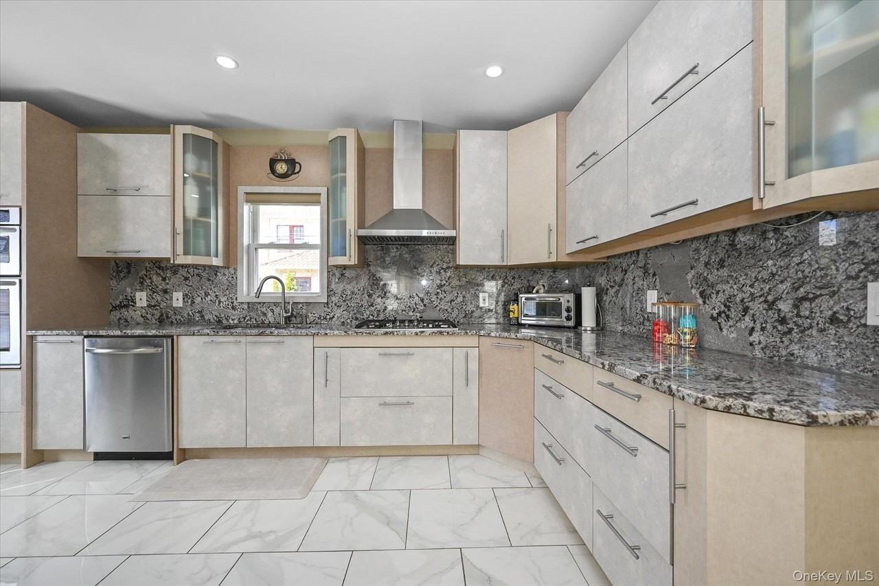 8516 Abingdon Rd - Photo 6 of 22