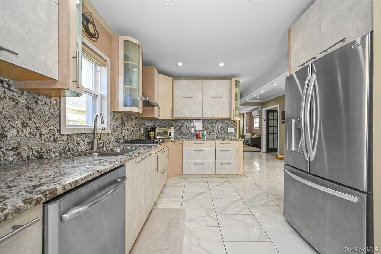 8516 Abingdon Rd - Photo 7 of 22