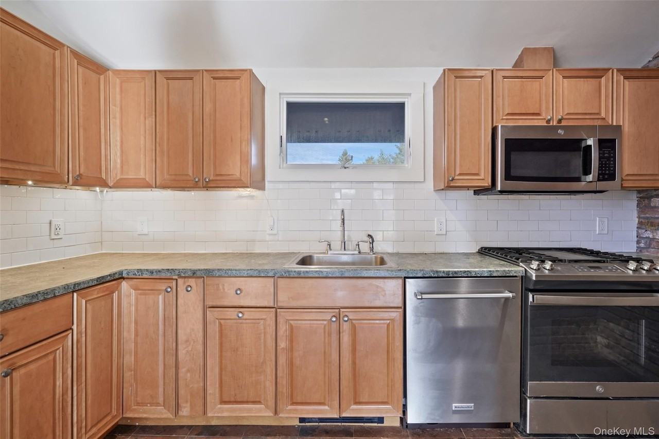 12B Flintlock Ridge Rd - Photo 7 of 19