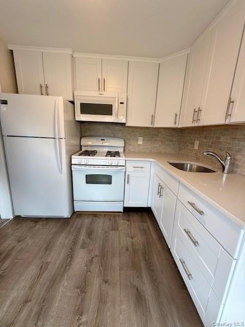 245 Scudder Ave - Photo 6 of 13