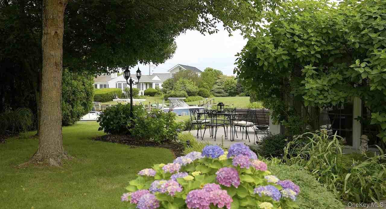 315 Old Salt Rd - Photo 4 of 22