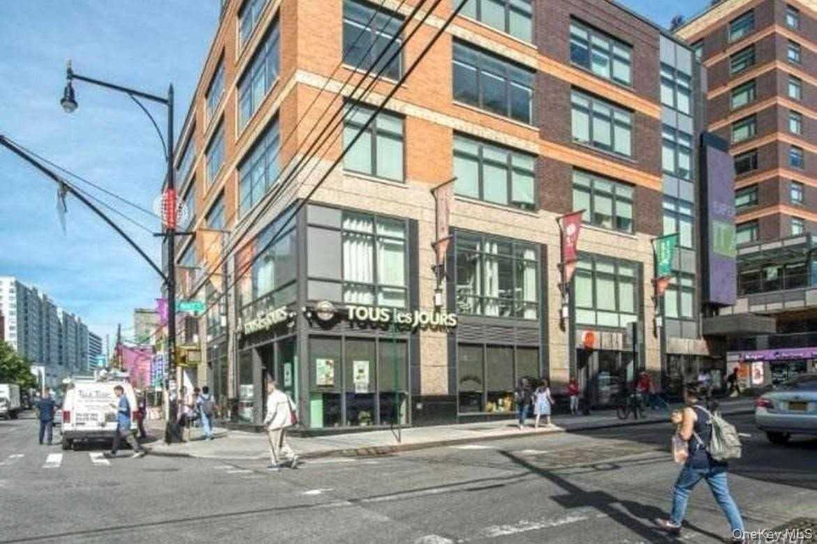 3916 Prince St Apt 8c - Photo 3 of 13