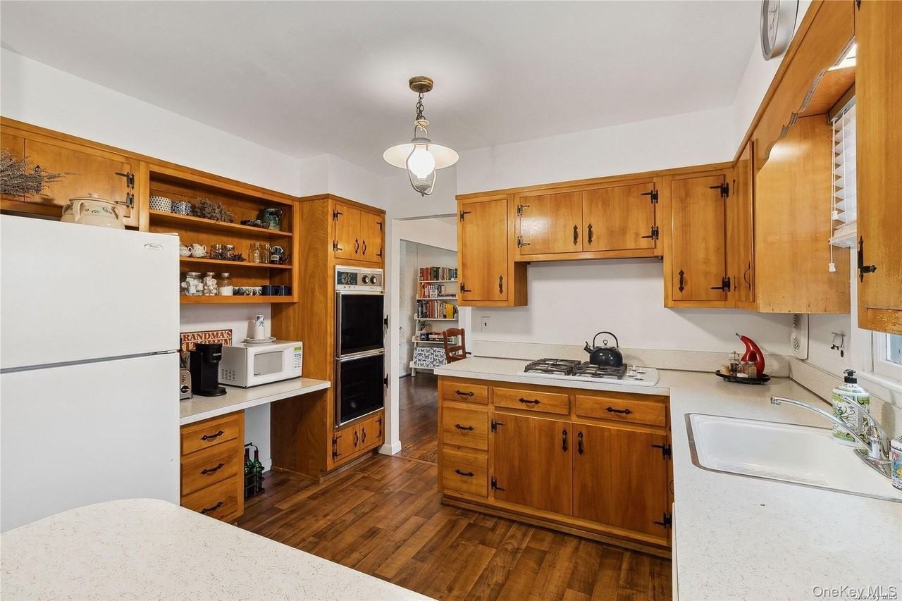 990 Three Waters Ln - Photo 7 of 23