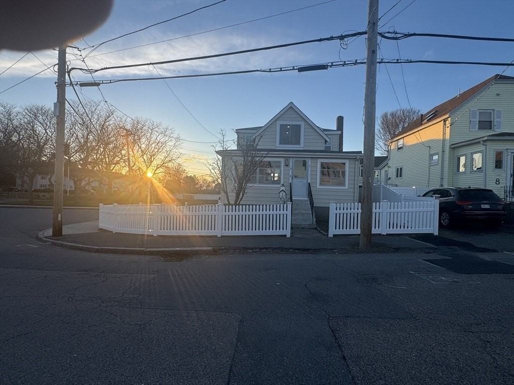 2 Sea Ave Unit 1 - Photo 3 of 32